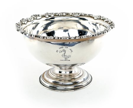 Coppa in argento, Londra 1748, orafo Alexander Johnston orlo percorso da...