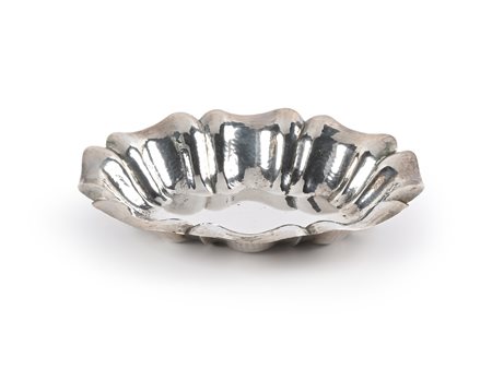 Vaschetta ovale in argento 800/000 superficie battuta a mano a simulare una...