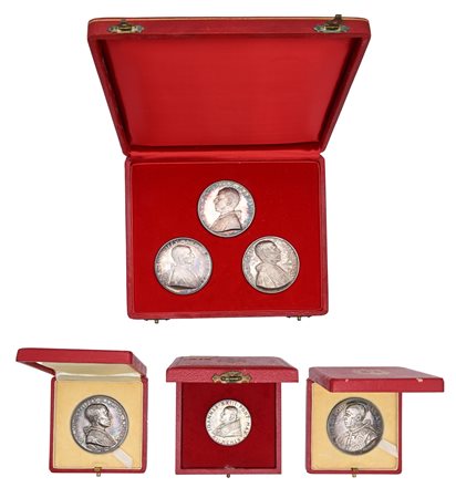 Sei medaglie in argento ufficiali annuali della Città del Vaticano: 5 di Pio...
