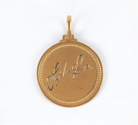 Medaglietta in oro 750/000 con inciso Sophia Loren "Questi fantasmi 1967"...