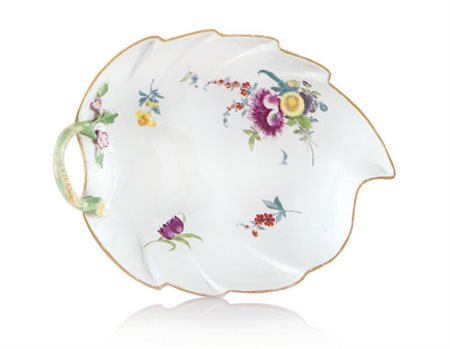 MEISSEN PIATTO CENTROTAVOLA A FOGLIA IN PORCELLANA, MEISSEN, 1760 CA.,...