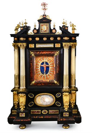 OGGETTISTICA VARIA RARO ED IMPORTANTE ALTARE IN CORALLO, PIETRE DURE, BRONZO...