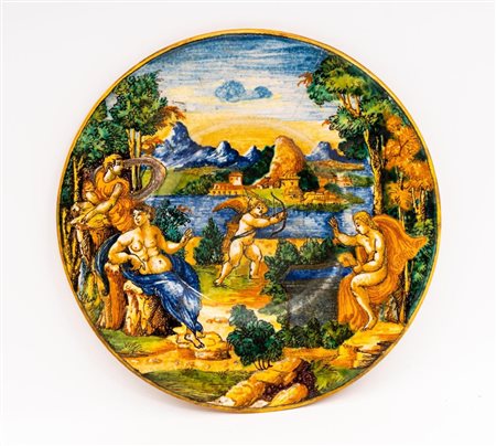 Piattino istoriato con scena allegorica alla maniera delle manifatture metaurensi della metà del XVI secolo, in particolare della bottega di Francesco Xanto Avelli
