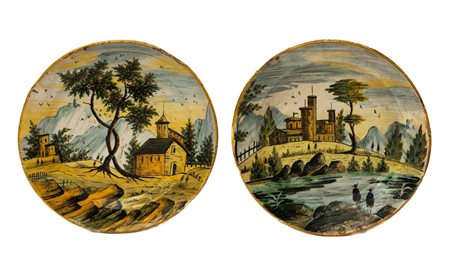 Coppia di piatti con decoro di città e viandanti    Manifattura di Torre de' Passeri della fine del XIX secolo