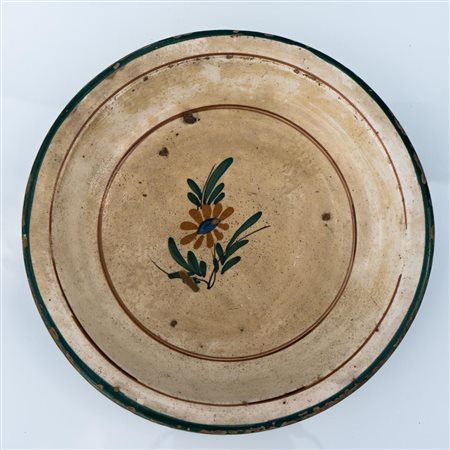 Grande piatto con decoro centrale floreale   Manifattura di Palena degli inizi del XX secolo