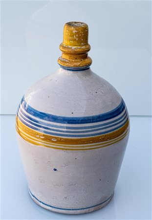 Bottiglia con decoro a fasce concentriche    Manifattura di Castelli (TE) degli anni '40 del XX secolo