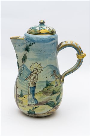 Caffettiera in maiolica decorata su tutto il corpo con figura di viandante in paesaggio e figura muliebre con un ombrellino.   Manifattura italiana della fine del XIX secolo