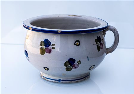 Pitale in maiolica con decoro puntinato e floreale   Manifattura di Castelli del XX secolo