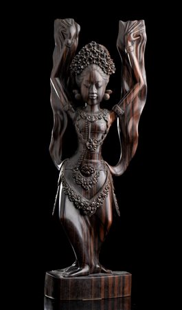  
SCULTURA IN LEGNO CON FIGURA FEMMINILE 
 