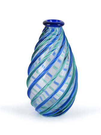 Archimede Seguso (Murano 1909-Murano 1999) Vaso in vetro con decori a spirale...