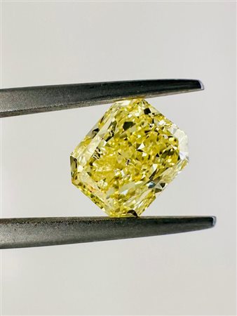 DIAMANTE 1,76 CARATI NATURAL FANCY GIALLO INTENSO - SI2 - IGI - RM30301