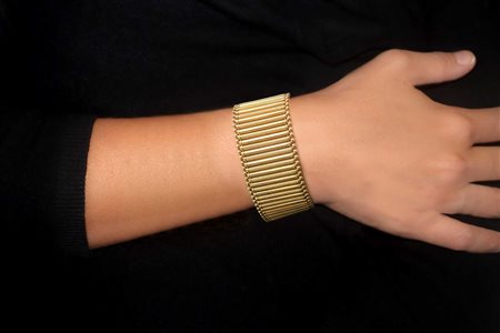 Bracciale semirigido in oro giallo