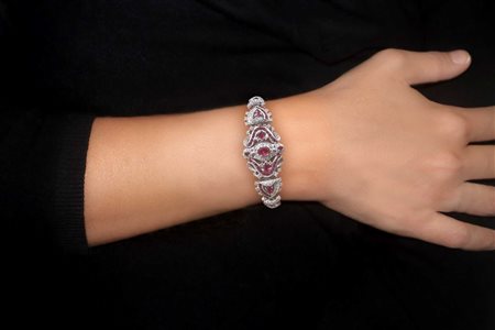 Bracciale in oro bianco 18 kt, rubini e diamanti taglio brillante