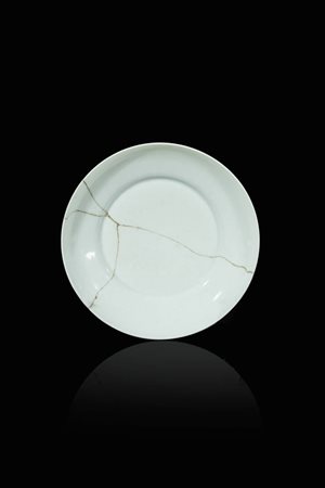 PIATTO<BR>Piatto in porcellana Blanc de Chine