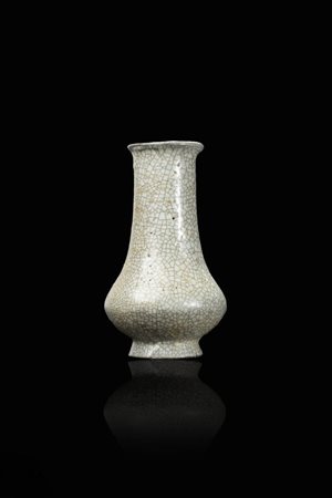 VASO<BR>Vaso in porcellana Guan type