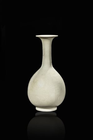 VASO<BR>Vaso in porcellana color crema