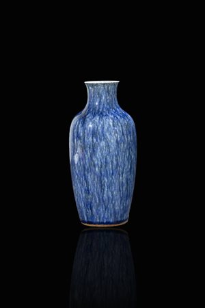 VASO<BR>Vaso in porcellana blu flambé
