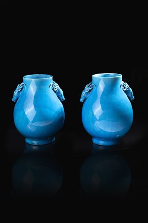 COPPIA DI VASI<BR>Coppia di vasi in porcellana di color turchese