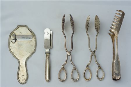 Lotto di cinque oggetti per la tavola in argento Italia, fine XIX - inizio XX...