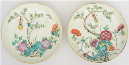 Coppia di piatti Cina, tarda dinastia Qing 17,5 cm diametro In porcellana...