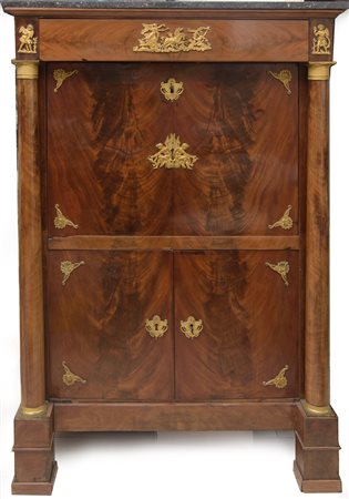 Secretaire Francia, metà XIX secolo 143 x 100 x 48 cm in legno di piuma di...