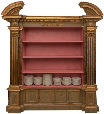 Libreria a giorno Manifattura italiana, inizio XX secolo 260 x 230 x 56 cm In...