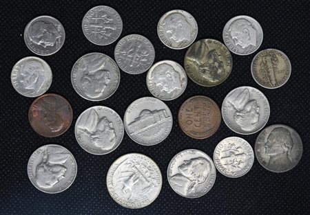 LOTTO DI MONETE composto da 20 monete americane: - 1 cent 1957 - 1 cent 1983...