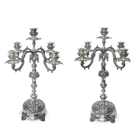 Coppia di importanti candelabri in argento