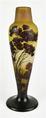 VASO GALLE', 1908-1920 vetro cammeo, h cm 40 firma sulla base L’opera è...