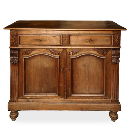 Credenza bassa in legno di noce con due cassetti sottopiano e due sportelli, primi 20° secolo