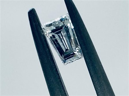 DIAMANTE 0,2 CT F - VS1 - TAGLIO TRAP - CERTIFICATO GEMMOLOGICO MAROZ DIAMONDS LTD MEMBRO ISRAEL DIAMOND EXCHANGEINCISO AL LASER - XX001