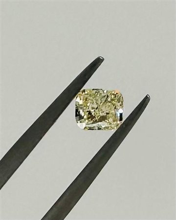 DIAMANTE 0,74 CT NATURAL FANCY GIALLO - SI1 - INCISO AL LASER - UD30113-2