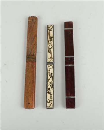 A lot of three sliding travel cutlery sets. Early 19th century. L. 20,5 cm.