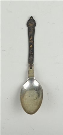 A travel spoon with grisaille inlay on the handle. Germany, 18th century. L....