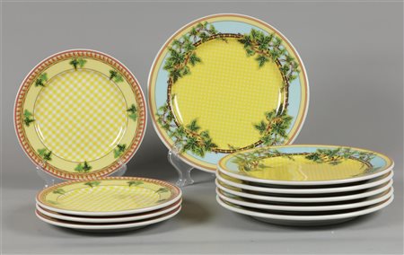 A lot of porcelain consisting of six dinner plates and four breakfast plates...