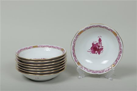 Set of eight bowls in Apponyipink decor. Herend, 20th century.Diam. 14 cm.