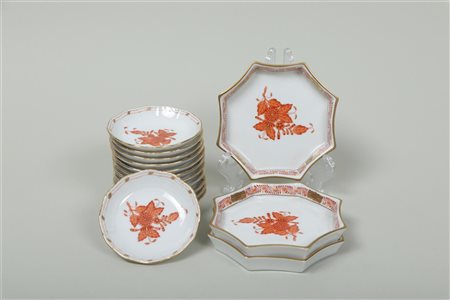 Set of 17 bowls in Apponyi orange decor. Herend, 20th century.Diam. 7 - 11 cm.