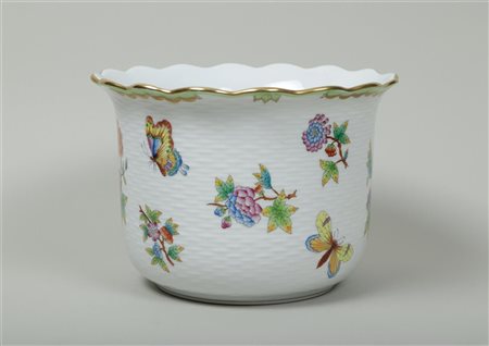 A lobed large cachepot with Queen Victoria decoration. Herend, 20th...