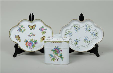 A set of two presentation dishes, with a tea caddy, in Rotchild decor....