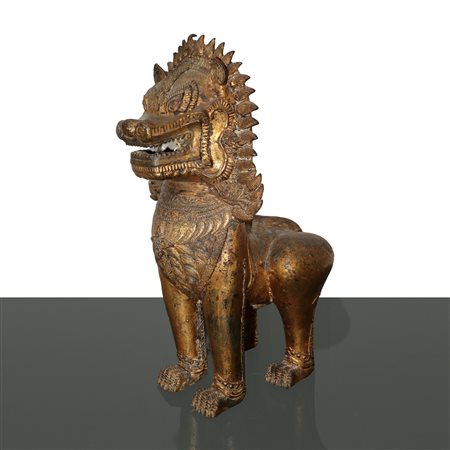 Scultura orientale di animale chimerico