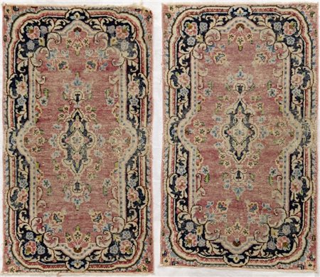 Coppia di tappeti scendiletto orientali con decoro floreale (cm 117x60) (difett