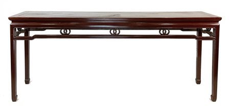 Console in legno 
Cina, secolo XX
(cm 211x85,5x46,5)(lievi difetti)