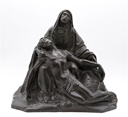 Betta Corrado "Pietà" 
scultura in metallo (cm 40x38x25) 
firmata in basso a des