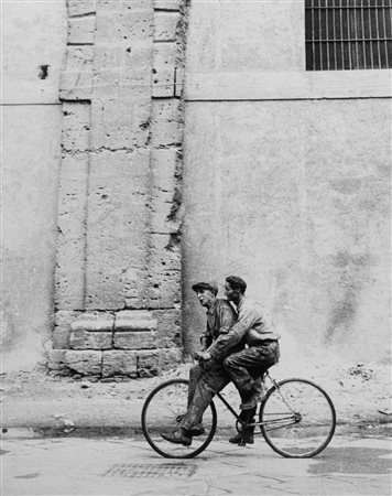 Enzo Sellerio (1924-2012)  - Palermo, uscita dai Cantieri Navali, 1962