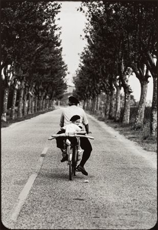 Elliott Erwitt (1928)  - Provence, France - Volume Snaps, 1955