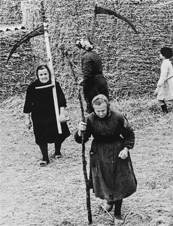 Mario Giacomelli (1925-2000)  - La buona terra, 1964/1966