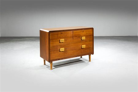 PRODUZIONE ITALIANA<BR>Grande credenza con cassetti