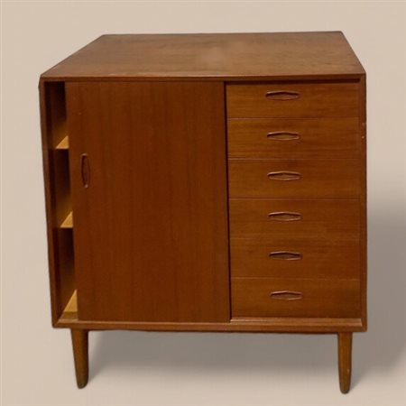 DESIGN DANESE - Credenza anni '60 del XX secolo teak 97 x 95 x 40 cm A sei...