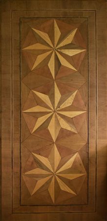 FRAMMENTO DI PARQUET INTARSIATO CON DECORAZIONE GEOMETRICA, Italia XIX secolo...