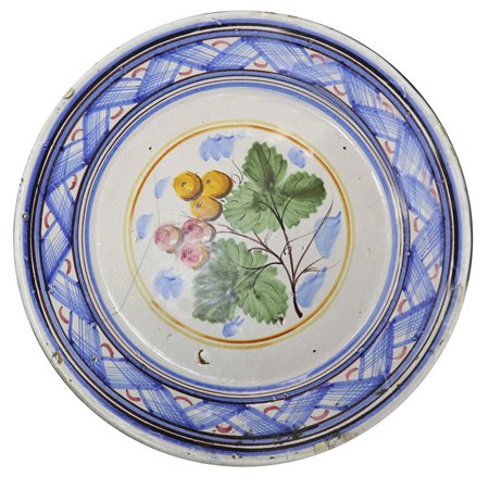 Piatto in maiolica di Caltagirone, disegni geometrici in circonfernza, Metà 20° secolo